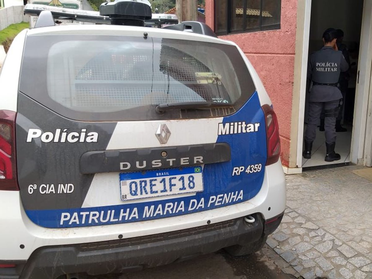 Homem-e-preso-acusado-de-ameacar-e-ex-esposa-e-filhas-em-Marechal-Floriano Homem-e-preso-acusado-de-ameacar-e-ex-esposa-e-filhas-em-Marechal-Floriano