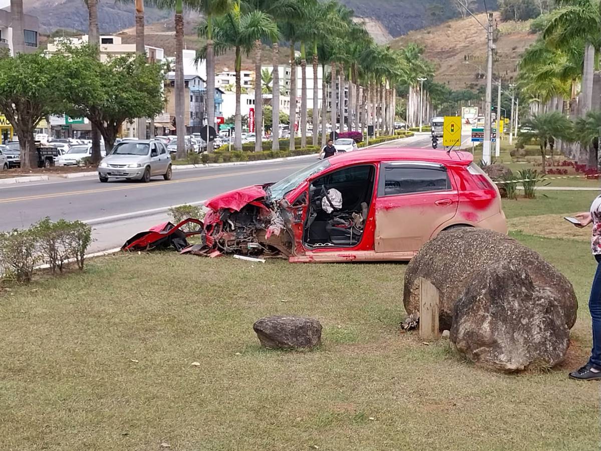 Ao ser estacionada em local proibido, Carreta da Alegria, conhecida no  Brasil todo, é multada em Cruzeiro do Sul - AcreNews