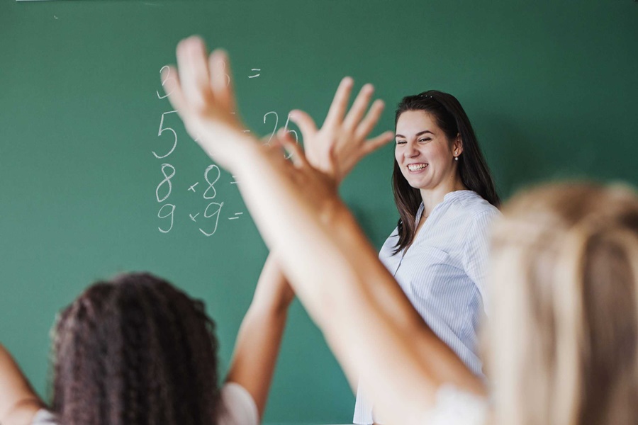 Vagas-abertas-para-professores-de-educacao-fisica-e-matematica-em-Domingos-Martins Vagas-abertas-para-professores-de-educacao-fisica-e-matematica-em-Domingos-Martins