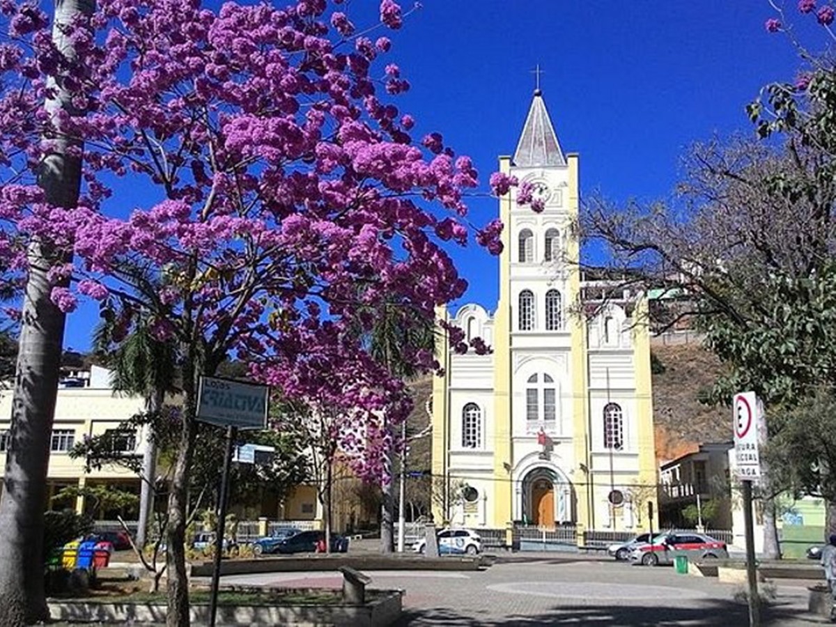 Afonso-Claudio-tera-dois-feriados-e-um-ponto-facultativo-na-proxima-semana-2 Afonso-Claudio-tera-dois-feriados-e-um-ponto-facultativo-na-proxima-semana-2