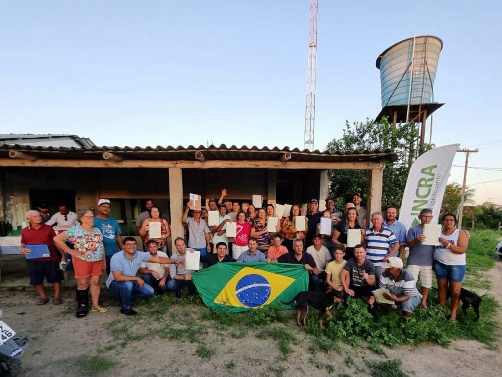 Agricultores-recebem-titulos-de-propriedades-rurais-em-Linhares