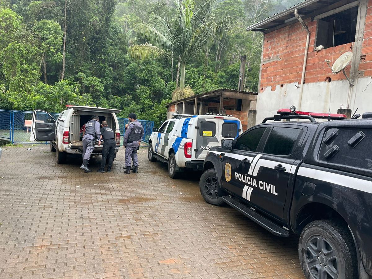 Homens-envolvidos-com-trafico-de-drogas-sao-presos-em-Marechal-Floriano Homens-envolvidos-com-trafico-de-drogas-sao-presos-em-Marechal-Floriano