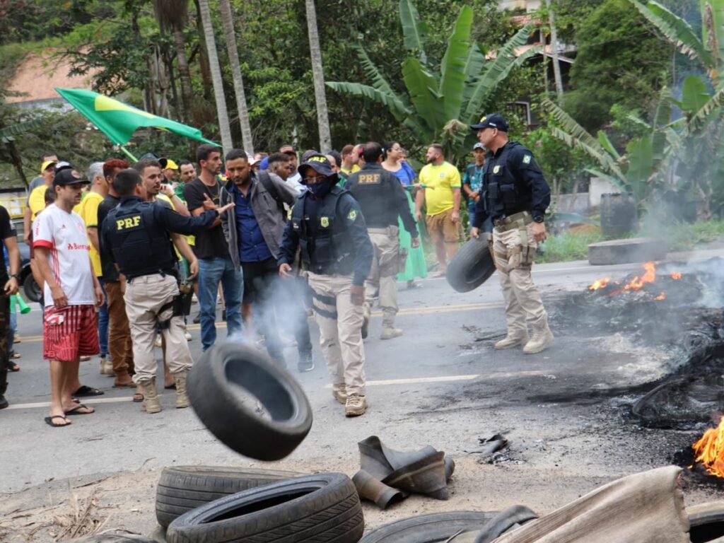 Ministerio-Publico-Federal-pede-que-PRF-identifique-manifestantes-que-bloqueiam-rodovias