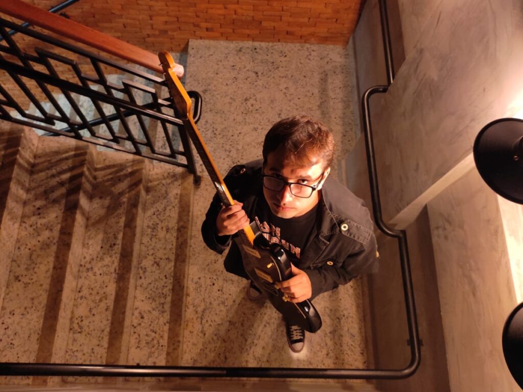 Musico-de-Venda-Nova-do-Imigrante-lanca-EP-em-homenagem-a-Galvao-Bueno