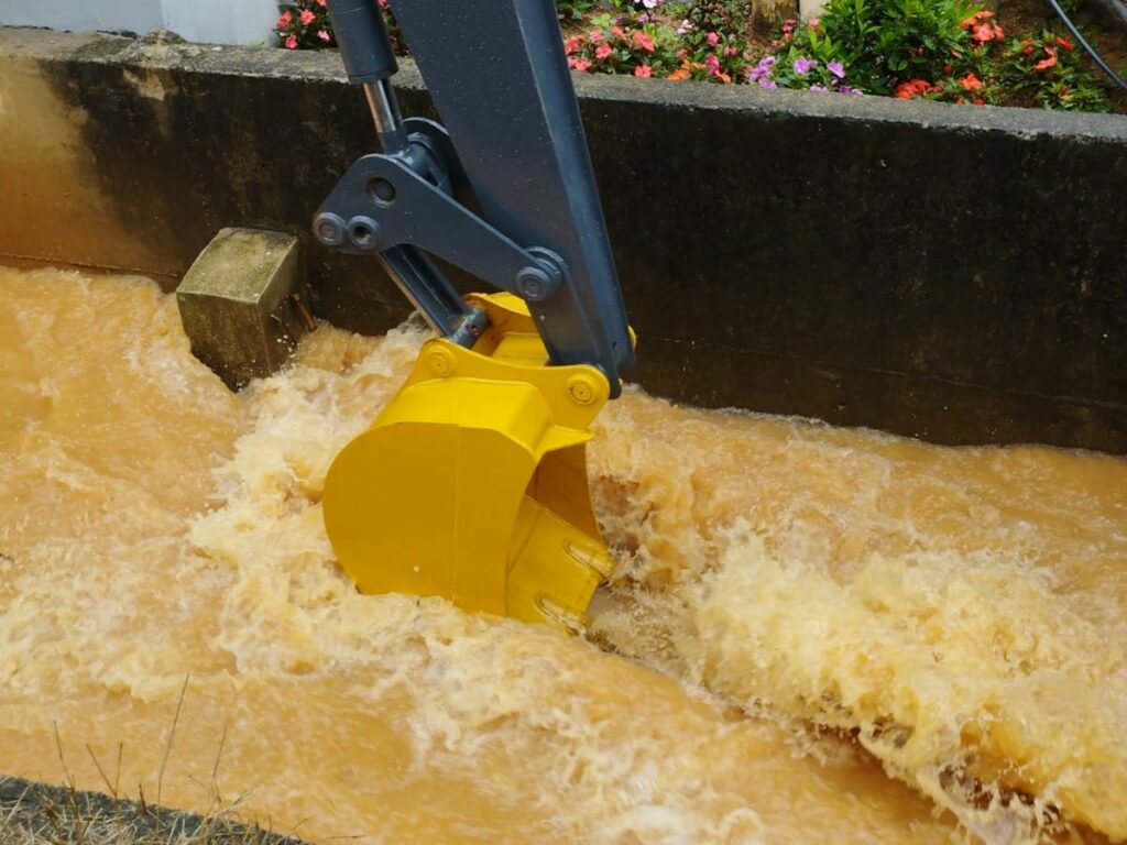 Alagamento-em-Marechal-Floriano-foi-causado-por-obstrucao-de-corrego