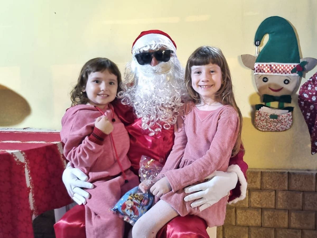 Casal-abre-sua-casa-para-receber-cartas-para-Papai-Noel-em-Marechal-Floriano Casal-abre-sua-casa-para-receber-cartas-para-Papai-Noel-em-Marechal-Floriano