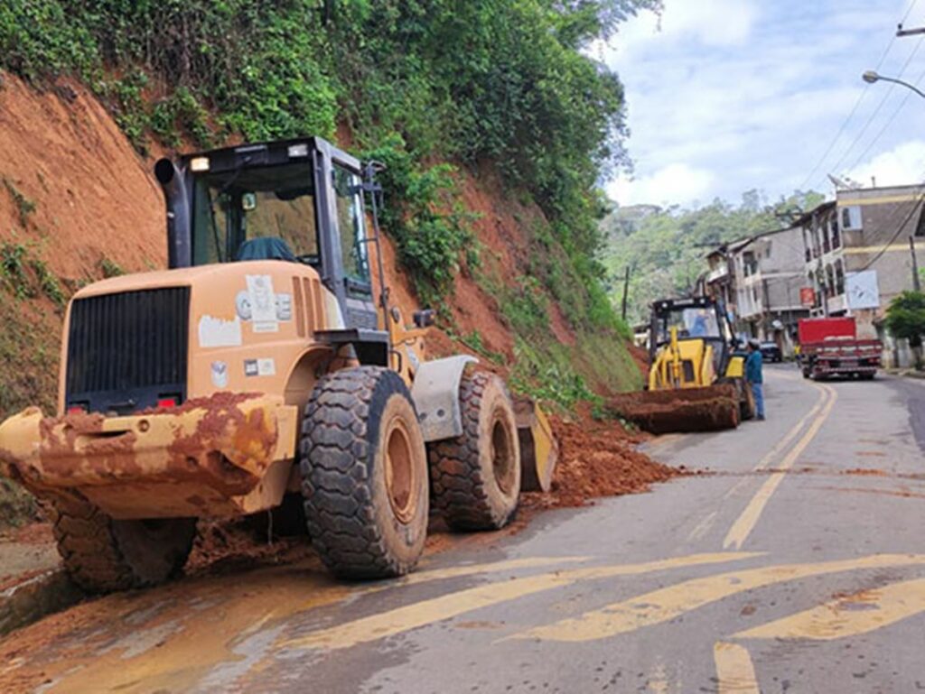 Desobstrucao-da-Rua-Gustavo-Hertel-em-Marechal-Floriano
