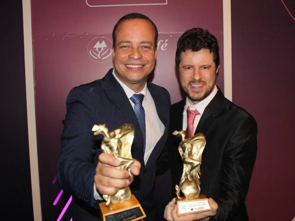 Diretores-da-Revista-Negocio-Rural-vencem-maior-premio-de-jornalismo-do-Espirito-Santo Diretores-da-Revista-Negocio-Rural-vencem-maior-premio-de-jornalismo-do-Espirito-Santo