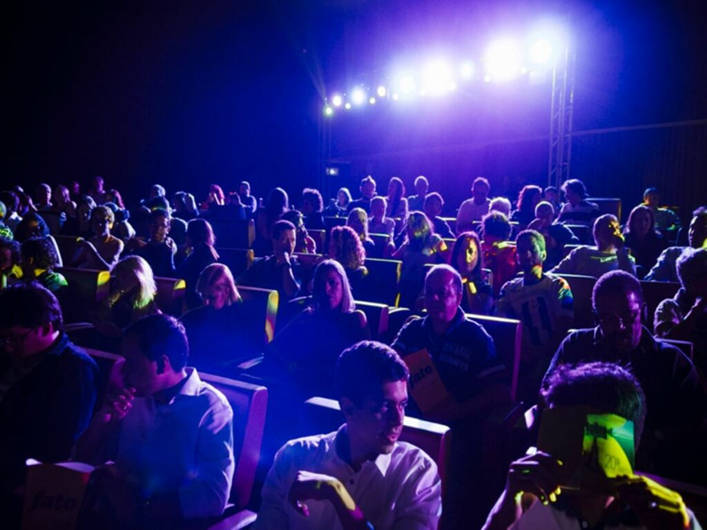 Entra-em-vigor-lei-estadual-que-garante-meia-entrada-a-profissionais-da-educacao