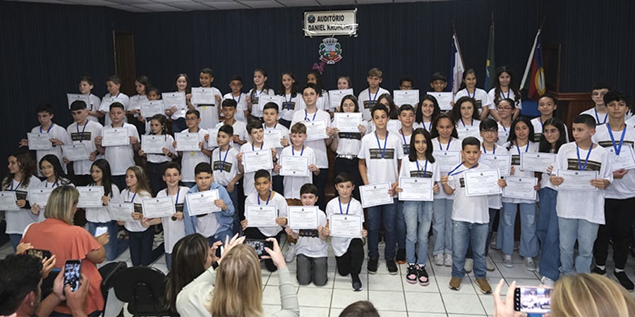 Estudantes-de-Marechal-Floriano-sao-premiados-em-olimpiada-de-matematica