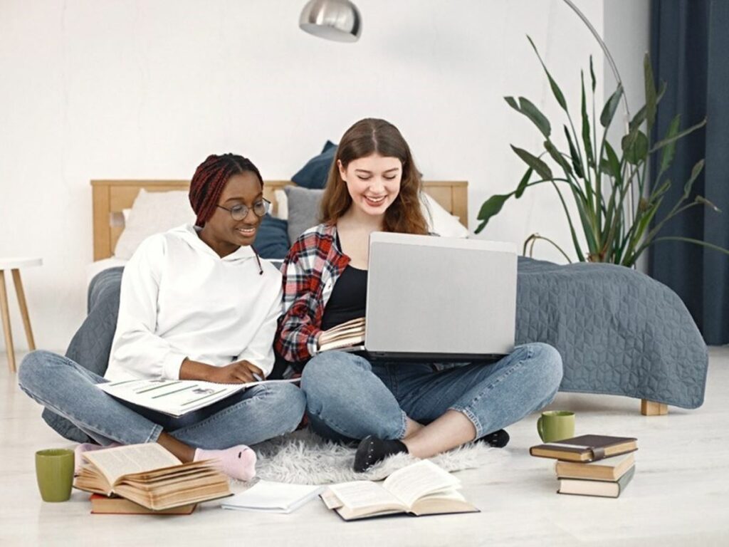 Governo-do-Estado-lanca-edital-do-Programa-Nossa-Bolsa-2023-com-1.000-vagas-para-graduacao