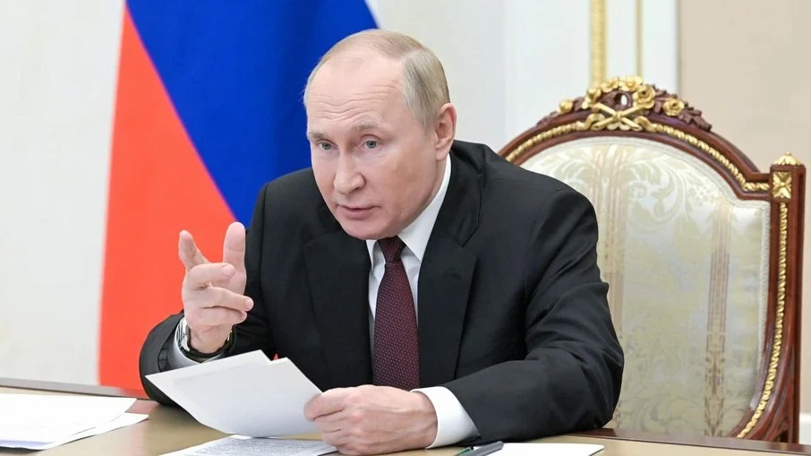 Kremlin diz que Putin está aberto para negociar com a Ucrânia