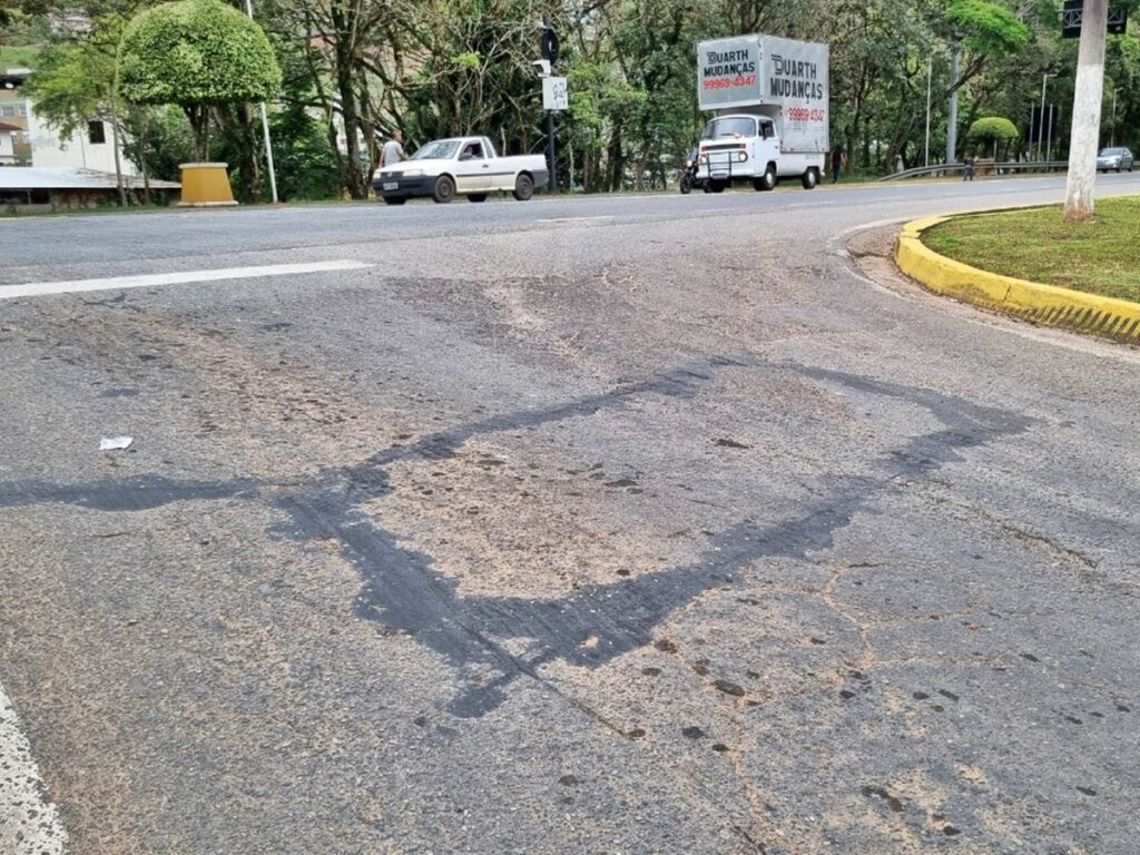 Semaforo-inteligente-e-instalado-no-trevo-da-BR-262-em-Marechal-Floriano