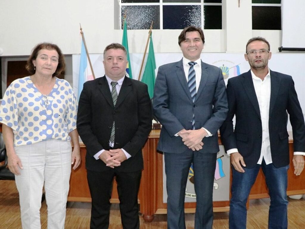 Vereador-Erivelto-Uliana-e-o-novo-presidente-da-Camara-de-Venda-Nova-do-Imigrante