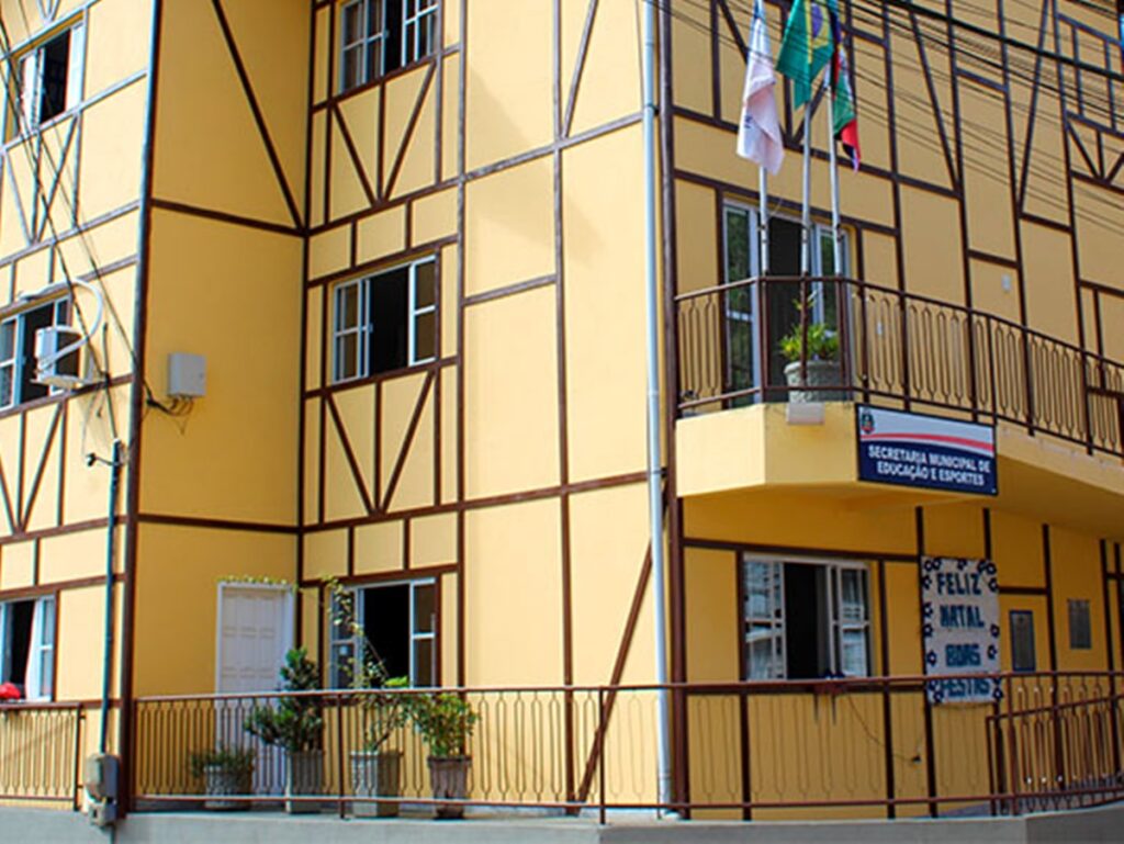 Prefeitura-estuda-reajustar-o-salario-de-professores-em-Marechal-Floriano