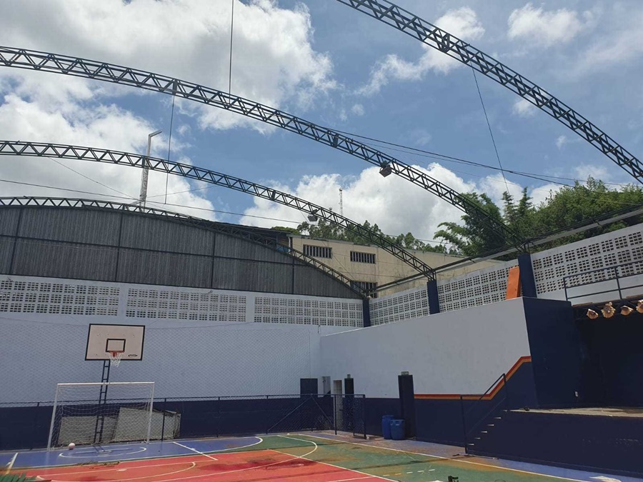 Quadra-de-Esportes-da-Escola-de-Santa-Isabel-recebe-melhoria-1