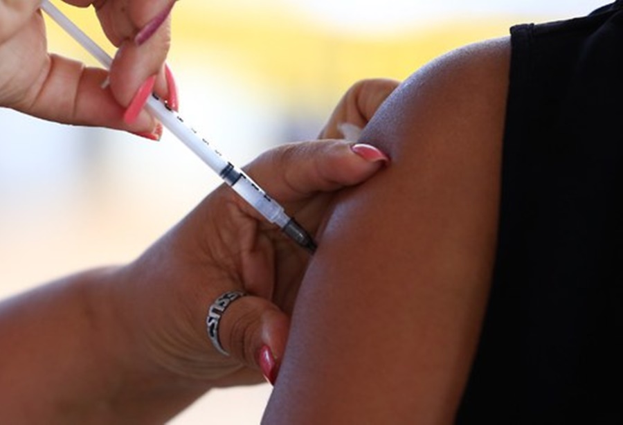 Secretaria-de-Saude-realiza-vacinacao-volante-em-Marechal-Floriano