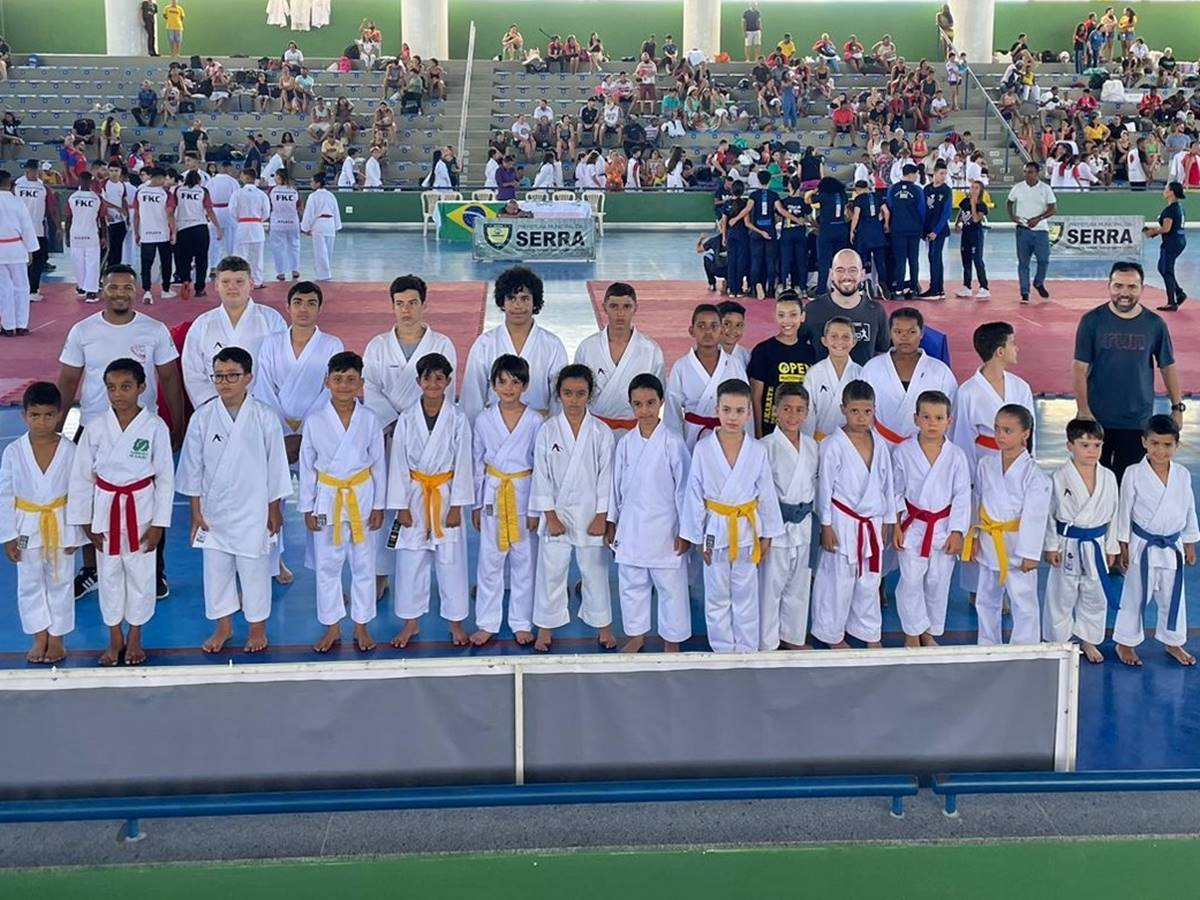 Atletas-de-Venda-Nova-conquistam-29-medalhas-no-campeonato-estadual-de-Karate