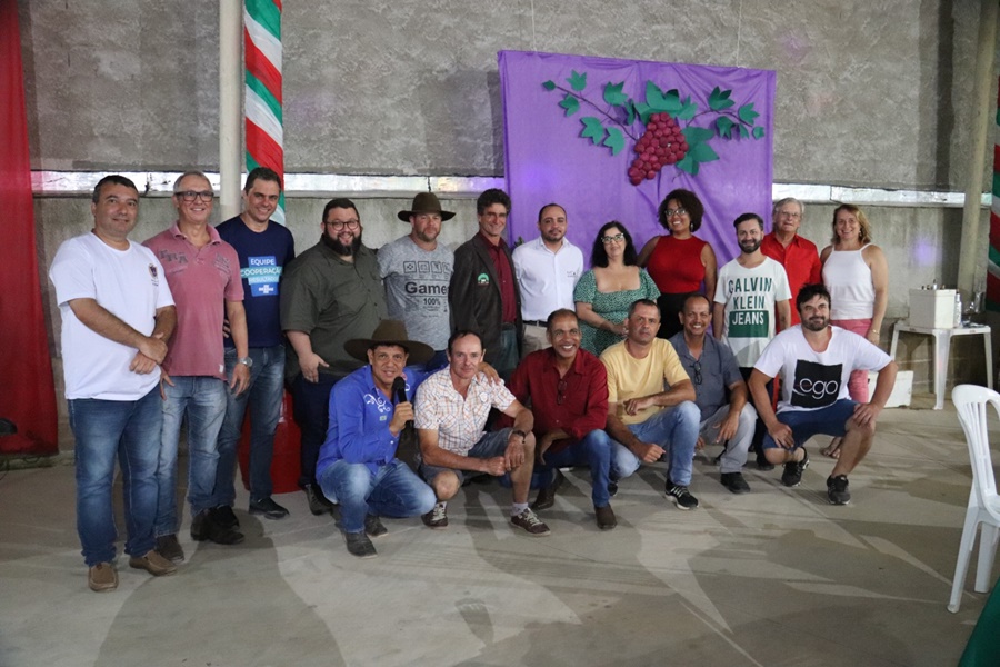 Concurso-elege-os-melhores-vinhos-e-uvas-de-Alfredo-Chaves-durante-festa-tradicional Concurso-elege-os-melhores-vinhos-e-uvas-de-Alfredo-Chaves-durante-festa-tradicional