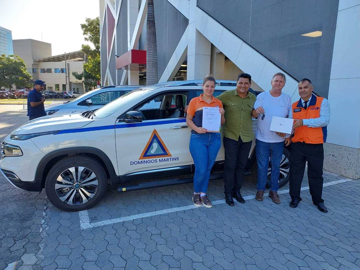 Defesa-Civil-Municipal-de-Domingos-Martins-recebe-veiculo-e-drone-para-atendimento-a-populacao Defesa-Civil-Municipal-de-Domingos-Martins-recebe-veiculo-e-drone-para-atendimento-a-populacao