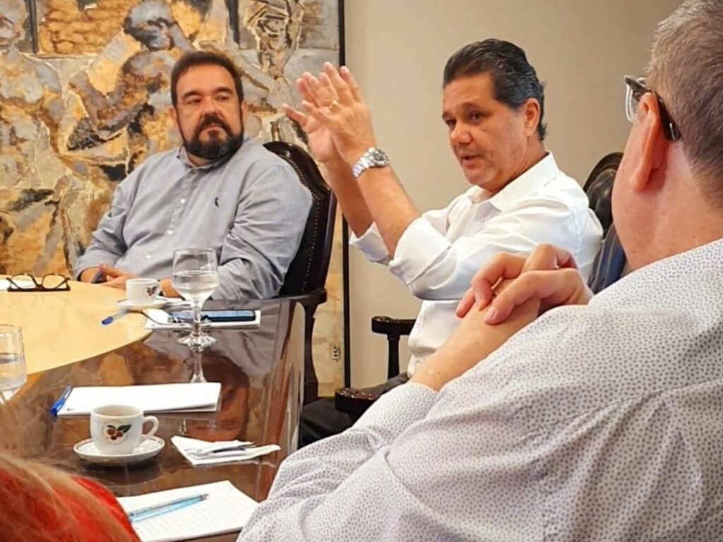 Governo-do-Estado-debate-demandas-com-representantes-do-Centro-do-Comercio-de-Cafe-de-Vitoria