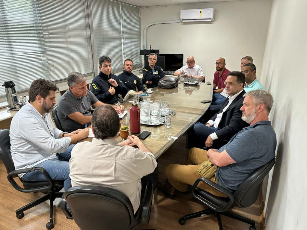 Solucoes-para-os-engarrafamentos-da-BR-262-aos-fins-de-semana-sao-debatidas-em-reuniao