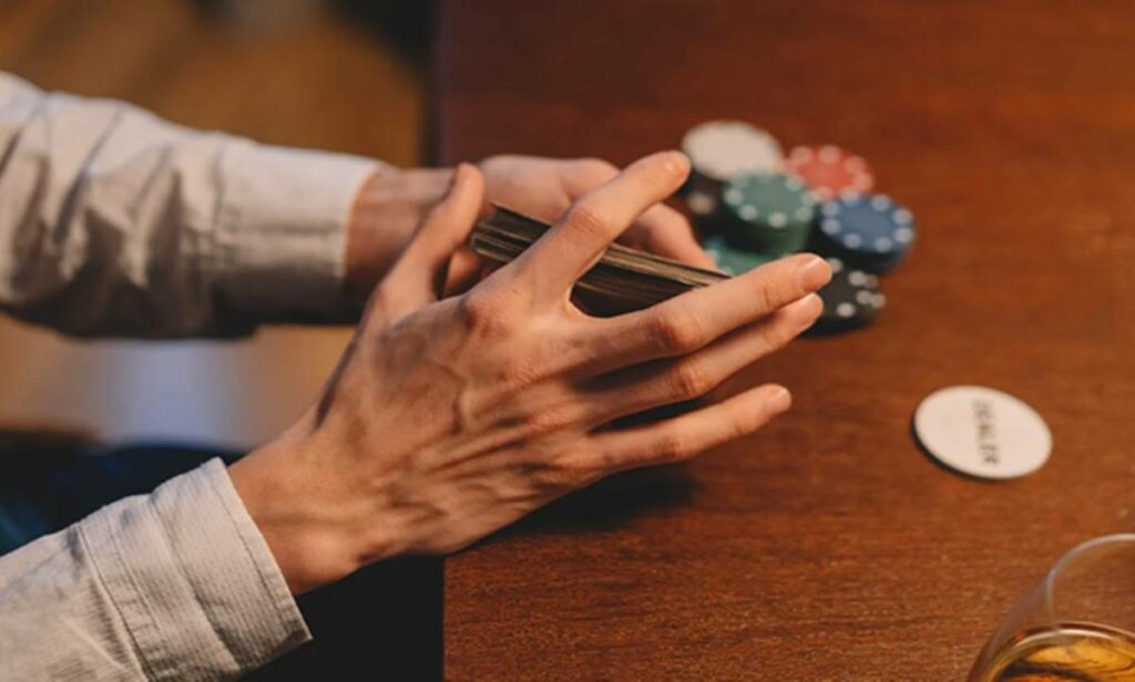 5-Dicas-para-jogar-inteligente-e-vencer-em-grande-estilo-na-Poquer-Online