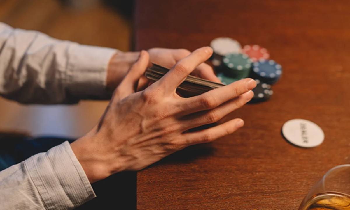 5-Dicas-para-jogar-inteligente-e-vencer-em-grande-estilo-na-Poquer-Online