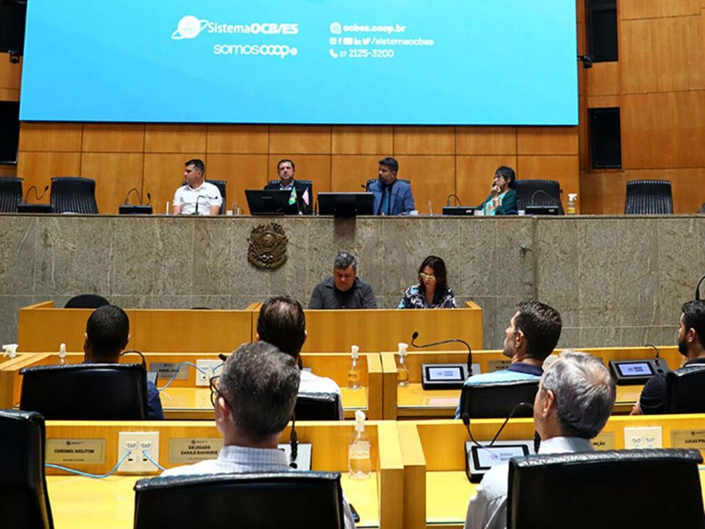 Comissao-debate-cooperativismo-e-desenvolvimento