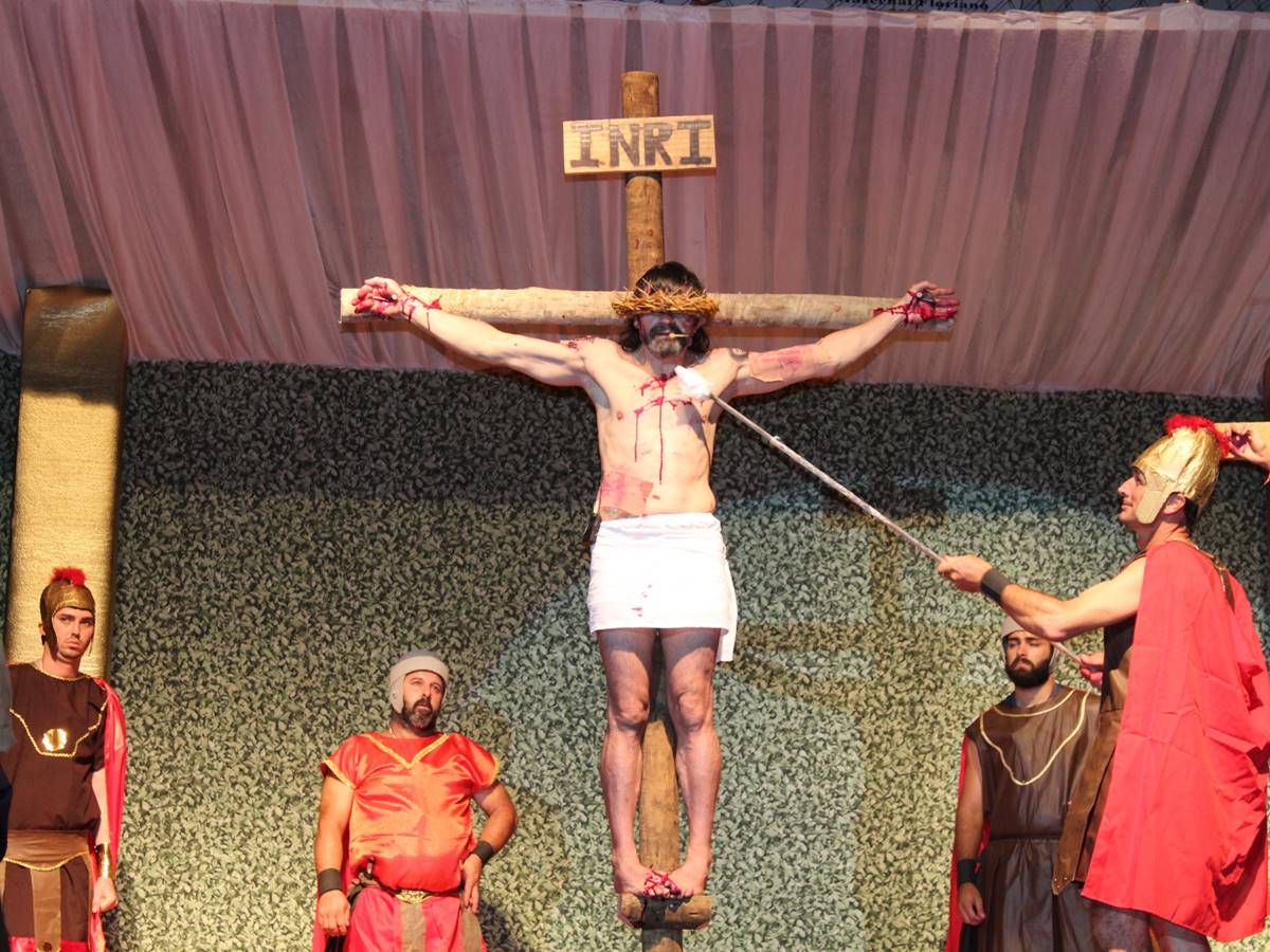 Encenacao-da-Paixao-de-Cristo-leva-multidao-a-Marechal-Floriano