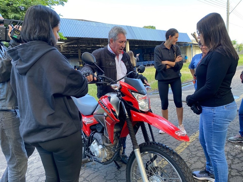 Maio-Amarelo-Detran-ES-reforca-formacao-de-motociclistas-e-intensifica-acoes-educativas-no-Estado Maio-Amarelo-Detran-ES-reforca-formacao-de-motociclistas-e-intensifica-acoes-educativas-no-Estado