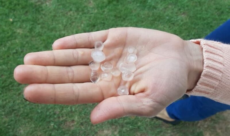 Video-mostra-chuva-de-granizo-em-Marechal-Floriano-nesta-segunda-feira-1o