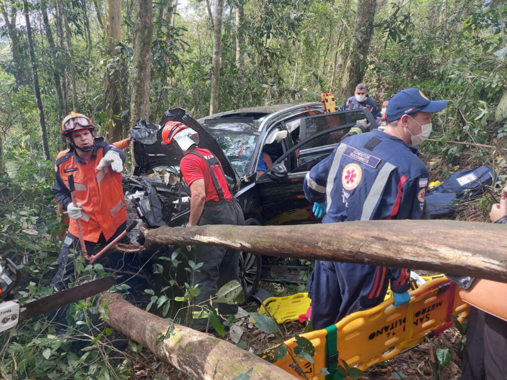 Acidente deixa feridos (2)