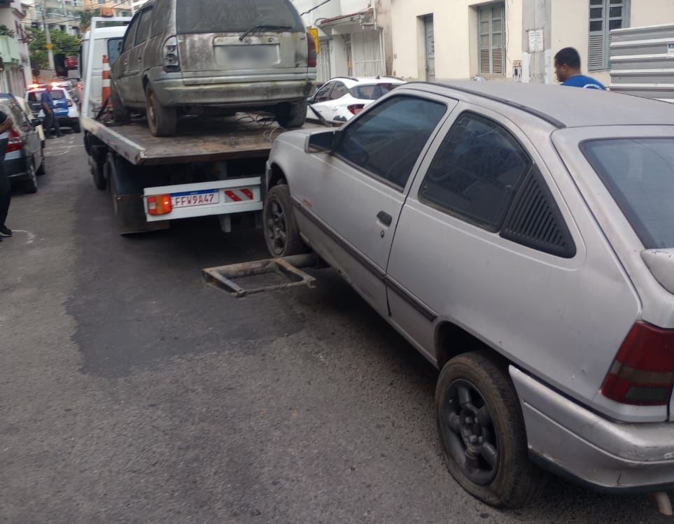 Policia-Militar-e-autorizada-a-remover-veiculos-abandonados-nas-ruas- Policia-Militar-e-autorizada-a-remover-veiculos-abandonados-nas-ruas-