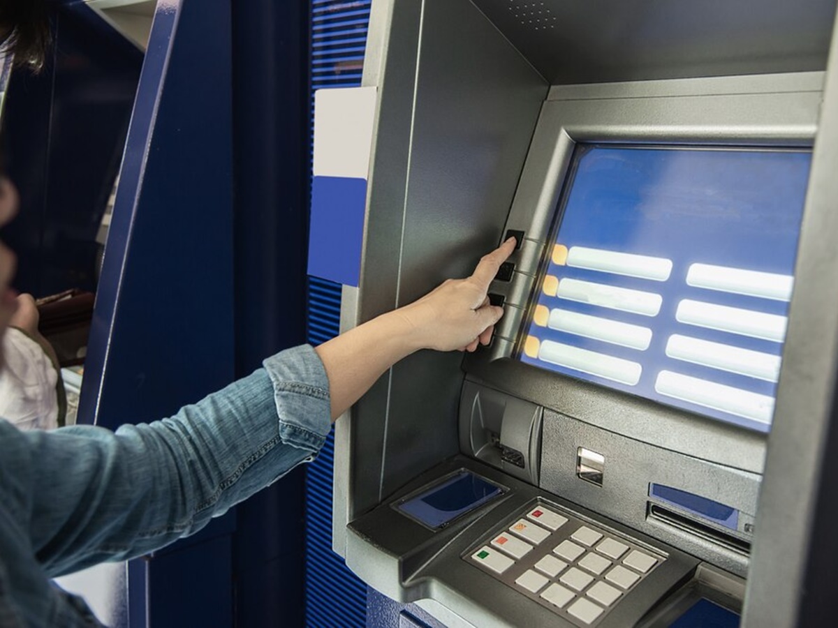 caixa-banco-15-01-freepik caixa-banco-15-01-freepik