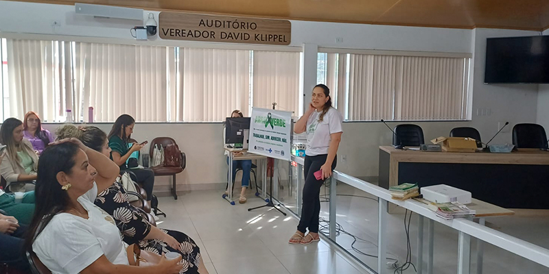 02Secretaria-de-Saude-realiza-acao-para-enfatizar-a-Campanha-do-Abril-Verde-2024