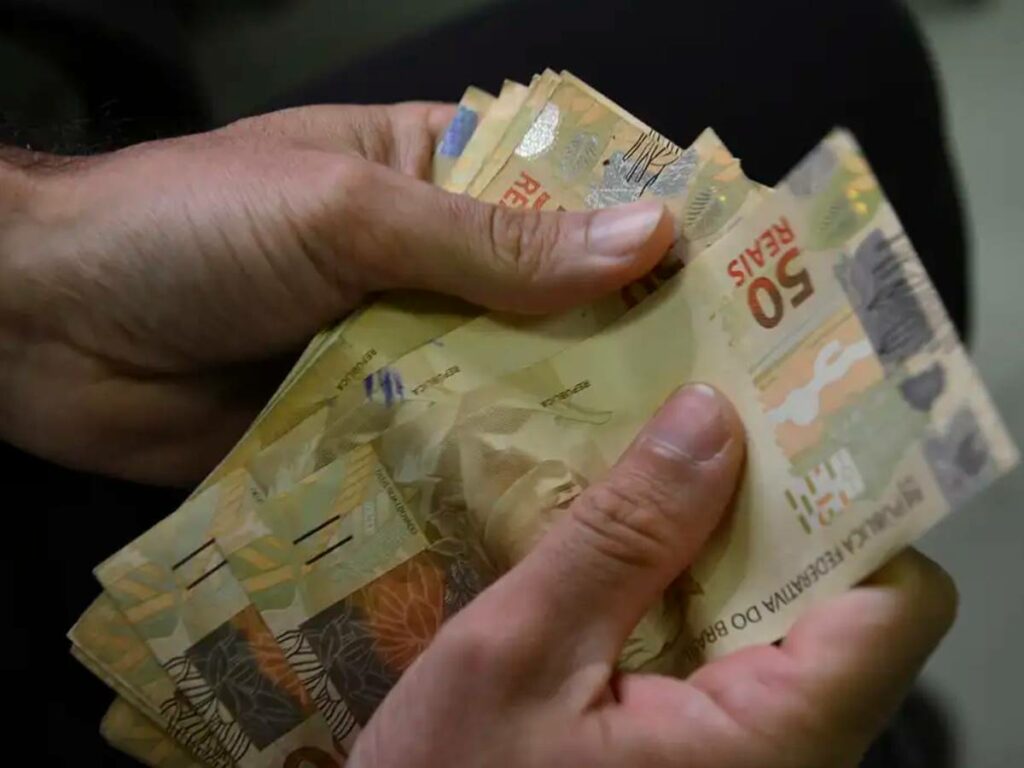 geral-15-05-ft-Marcello-Casal-Jr-dinheiro