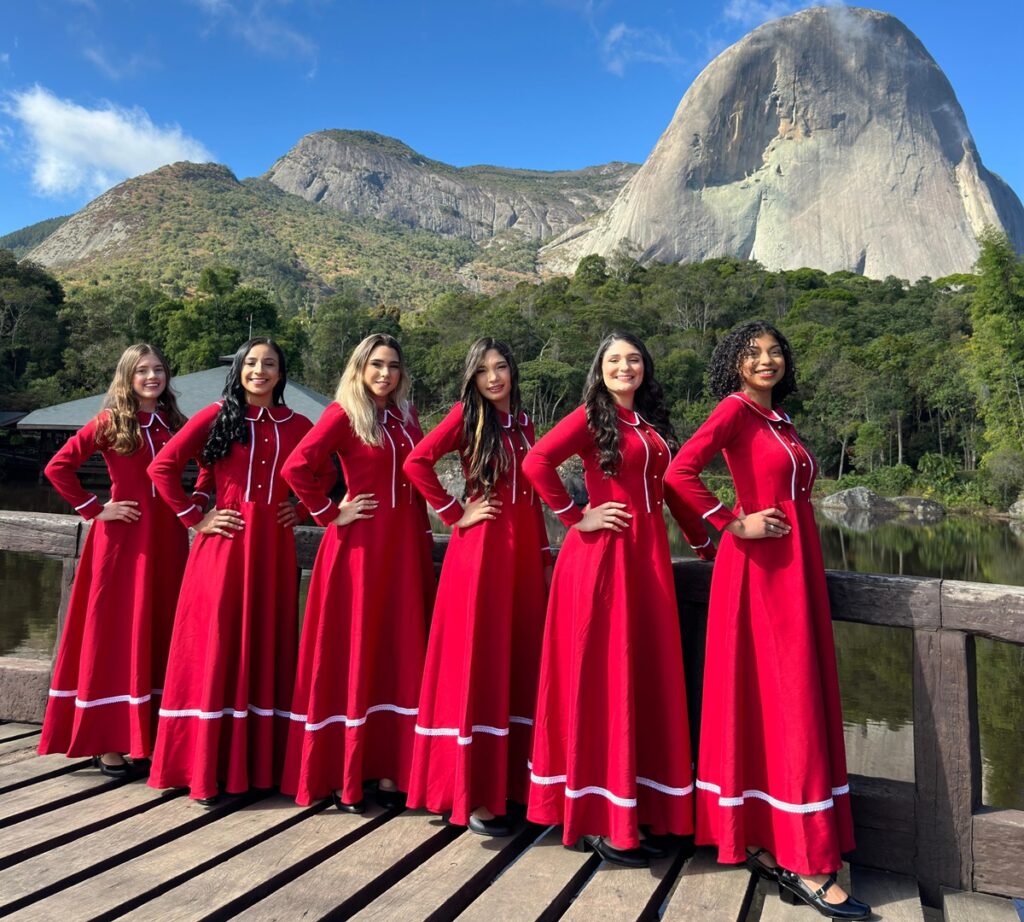 cultura-15-07-ft-divulgacao-candidatas-festa-morango