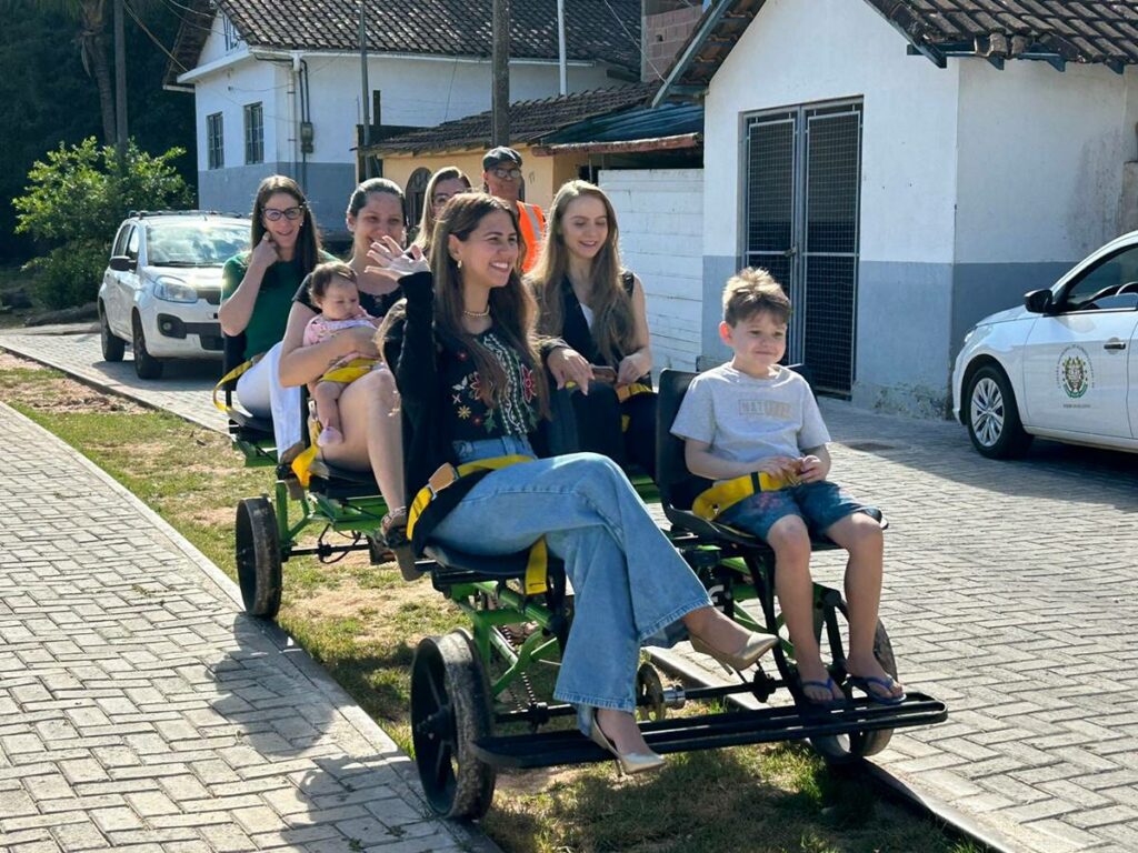 turismo-10-07-ft-Cicero-bicicleta-sobre-trilhos