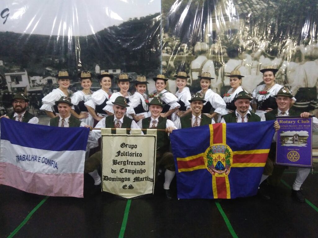 Grupo de danças capa Grupo de danças capa