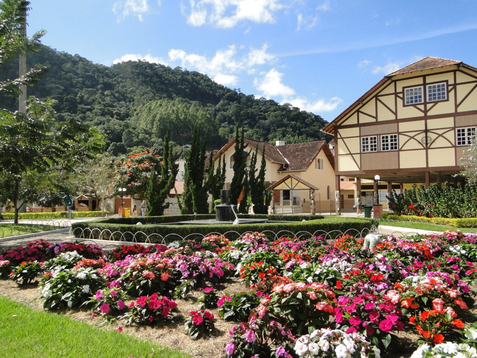 Praca-Dr.-Arthur-Gerhardt-PMDM-2-scaled-1-1536x1152