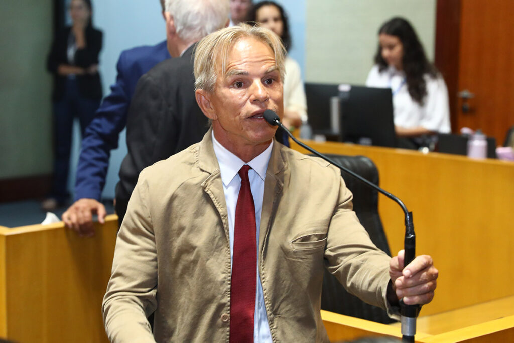 corpo_48246_SergioMenegueliLucasSCosta