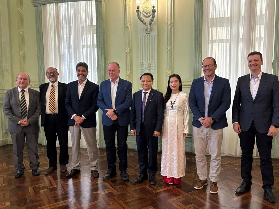 Foto visita embaixador Vietnã à sede do Governo do ES Foto visita embaixador Vietnã à sede do Governo do ES