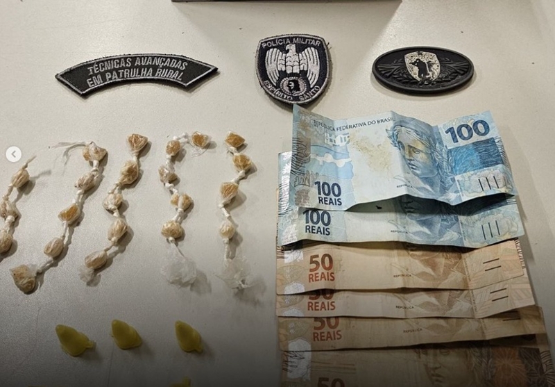 policia apreende drogas e dinheiro policia apreende drogas e dinheiro