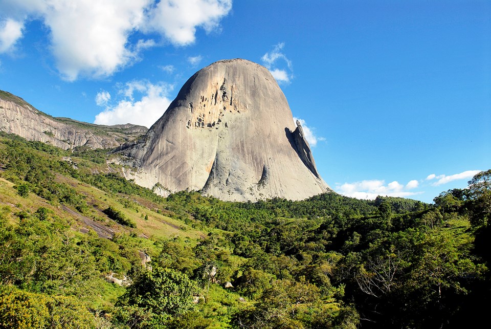 pedra azul_2_tadeu bianconi (1) pedra azul_2_tadeu bianconi (1)