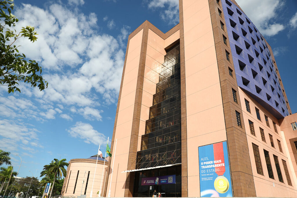 capa_49015_AssembleiaLegislativaLucasSCosta5