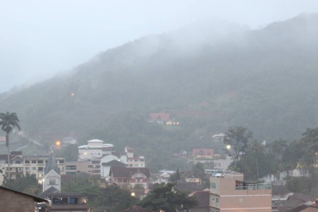 Chuva-neblina-Julio-Huber