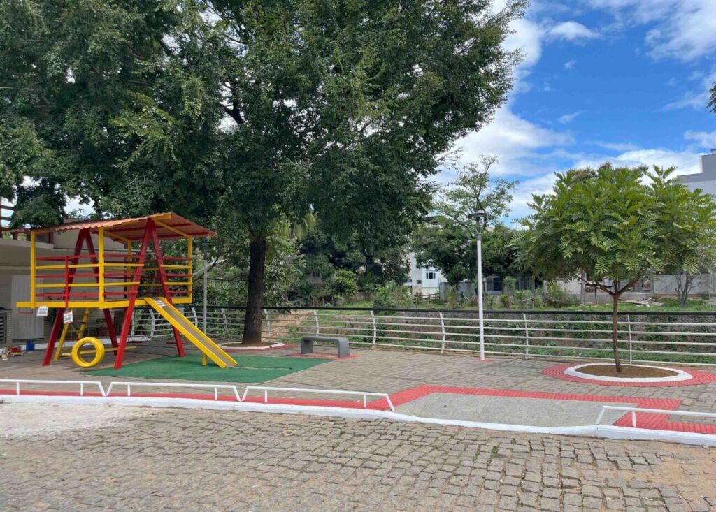 {CB11EE70-87AA-0CD3-C30E-7EB0ECE4BEC4}