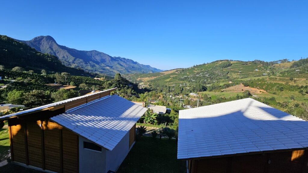 Pedra-Menina-Caparao-Villa-Di-Madeira-Julio-Huber-1024x576