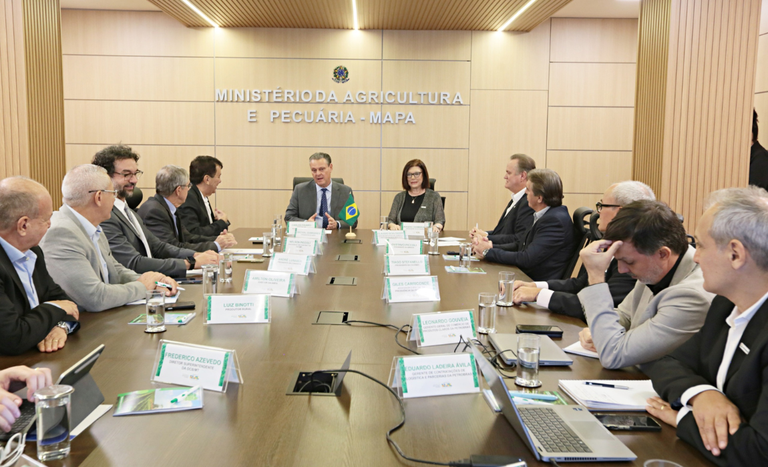 fb957899-7b5b-43af-895b-ddaf792b603a